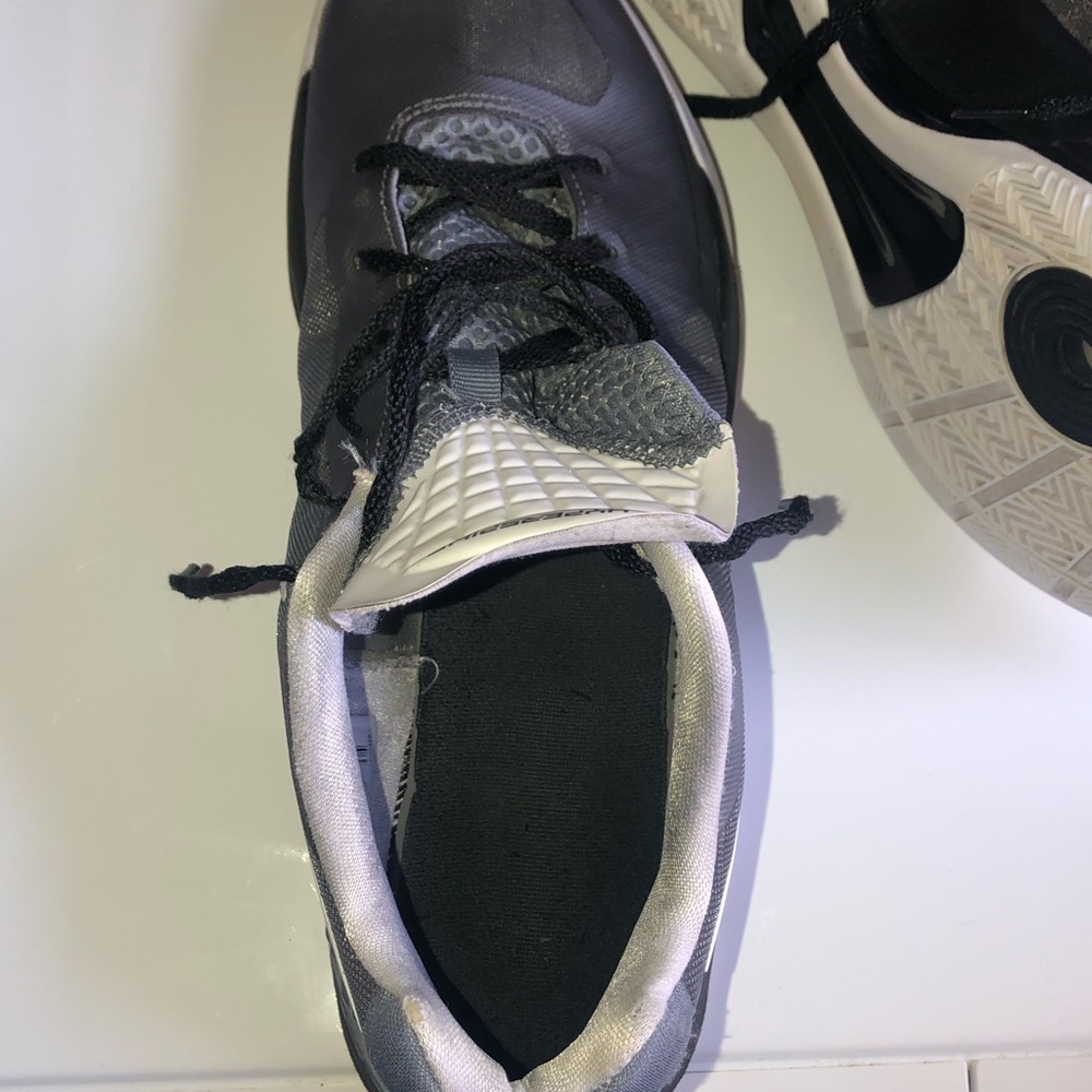 Women’s Nike Zoom Hyperspike volleyball shoe - Picture 6 of 7